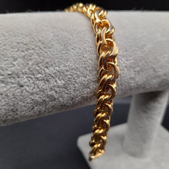 Vintage Monet Gold Plated Link Bracelet, 7 1/2 Inches, Fold Over Clasp - Picture 8 of 11